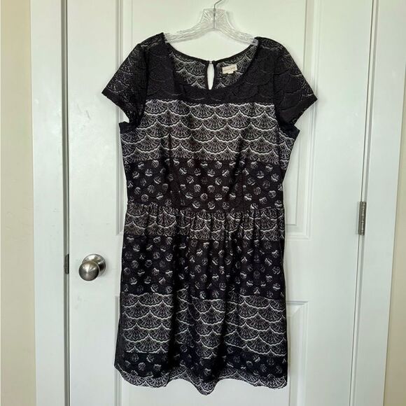Madison Jules lace dress with polka dot lining - Picture 1 of 7